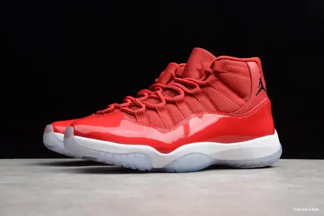 HYPE Air Jordan RetroGym Red 11 378037-623 0520